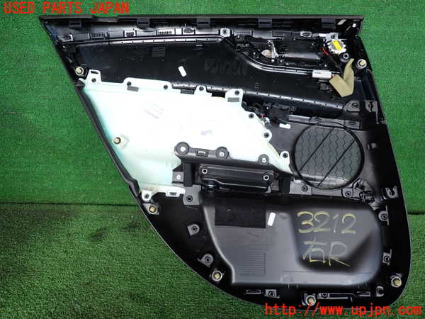 2UPJ-32121294]ジャガー・XE(JA2NA)右後ドア内張り 中古_m0004.jpg