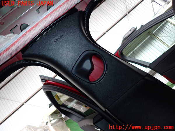 2UPJ-32127670]ジャガー・XE(JA2NA)左センターピラートリム 中古_m0002.jpg