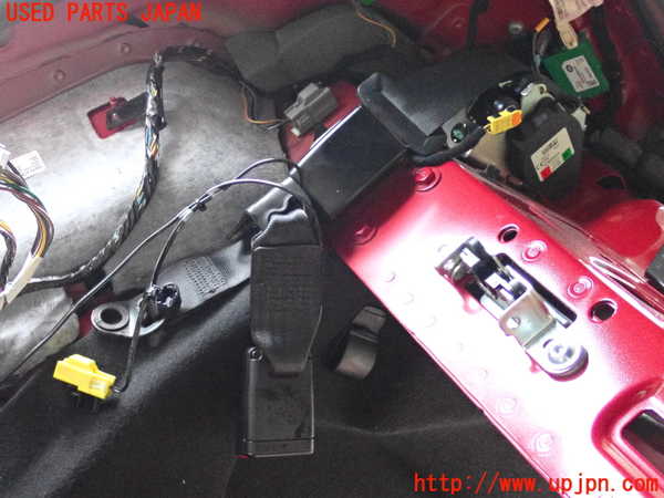 2UPJ-32127155]ジャガー・XE(JA2NA)右2列目シートベルト 中古_m0001.jpg