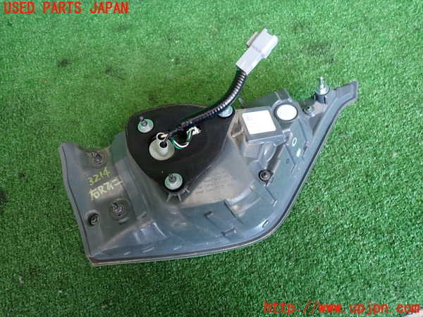 2UPJ-32141550]ハリアー(ZSU60W)右リアフィニッシャー 中古_m0002.jpg