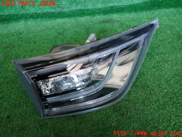 2UPJ-32141552]ハリアー(ZSU60W)左リアフィニッシャー 中古_m0001.jpg