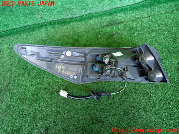 2UPJ-32141530]ハリアー(ZSU60W)右テールランプ 中古_m0003.jpg
