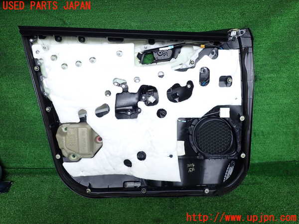 2UPJ-32141234]ハリアー(ZSU60W)右前ドア内張り 中古_m0003.jpg