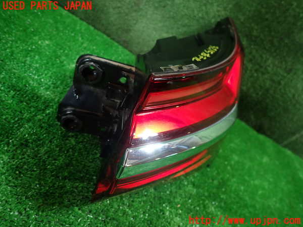 1UPJ-32151530]アウディ・A6(F2DKNF)右テールランプ 中古_m0002.jpg