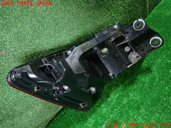 1UPJ-32151530]アウディ・A6(F2DKNF)右テールランプ 中古_m0003.jpg