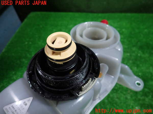 1UPJ-32152410]アウディ・A6(F2DKNF)ラジエータータンク 中古_m0004.jpg