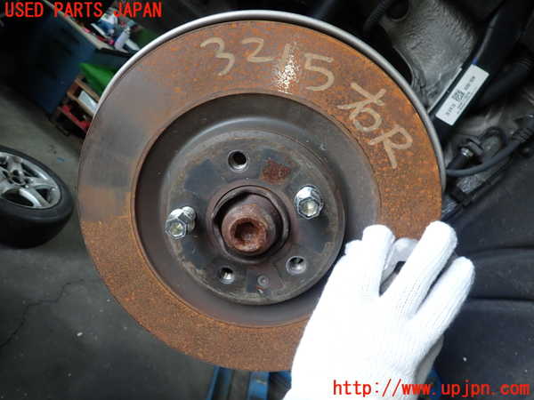 1UPJ-32154300]アウディ・A6(F2DKNF)右リアナックルハブ 中古_m0001.jpg