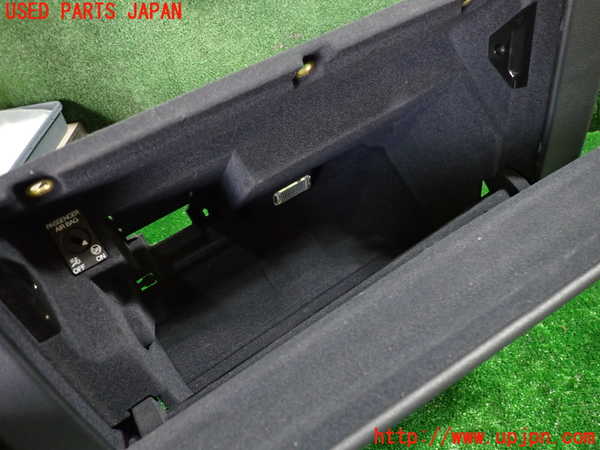 1UPJ-32157516]アウディ・A6(F2DKNF)グローブボックス1 中古_m0002.jpg