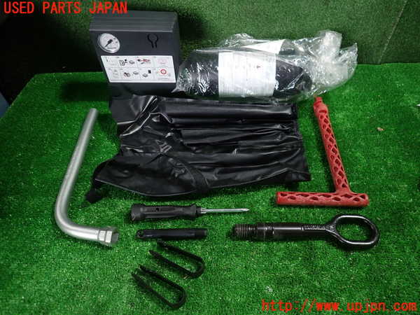 1UPJ-32157805]アウディ・A6(F2DKNF)車載工具 中古_m0001.jpg