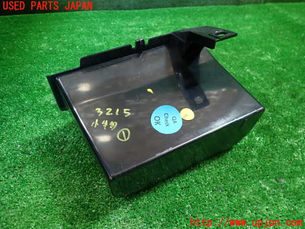 1UPJ-32157841]アウディ・A6(F2DKNF)小物入れ1 中古_m0003.jpg