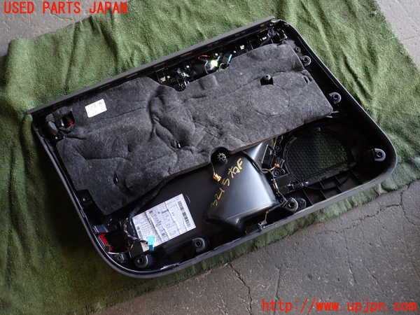 1UPJ-32151234]アウディ・A6(F2DKNF)右前ドア内張り 中古_m0004.jpg