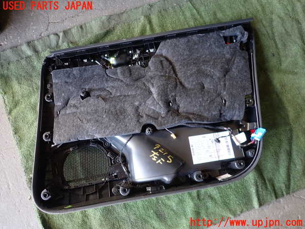 1UPJ-32151264]アウディ・A6(F2DKNF)左前ドア内張り 中古_m0003.jpg