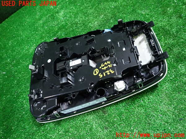 1UPJ-32156411]アウディ・A6(F2DKNF)ルームランプ1 (１列目) 中古_m0003.jpg