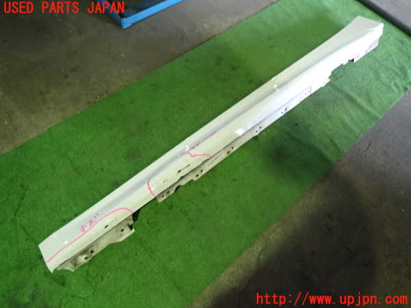 1UPJ-32161392]BMW 320d ツーリング F31(3D20)左サイドステップ 中古_m0001.jpg