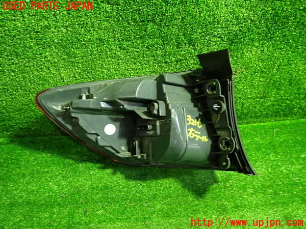 1UPJ-32161530]BMW 320d ツーリング F31(3D20)右テールランプ 中古_m0003.jpg