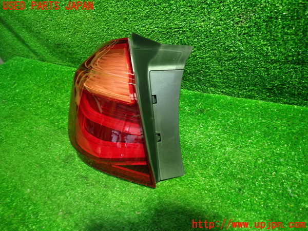 1UPJ-32161536]BMW 320d ツーリング F31(3D20)左テールランプ 中古_m0002.jpg