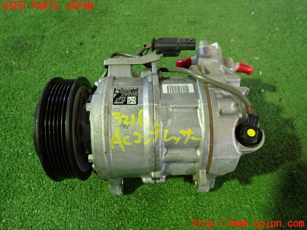 1UPJ-32166025]BMW 320d ツーリング F31(3D20)エアコンコンプレッサー 中古_m0001.jpg