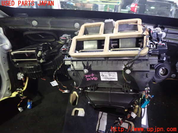 1UPJ-32166081]BMW 320d ツーリング F31(3D20)エバポレーター1 中古_m0001.jpg