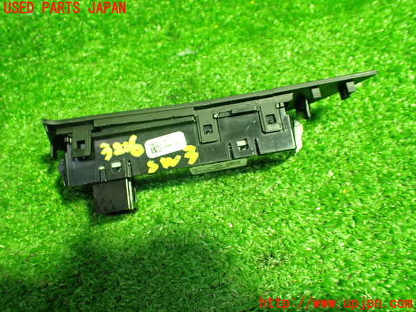 1UPJ-32166308]BMW 320d ツーリング F31(3D20)スイッチ3 (走行モード) 中古_m0004.jpg