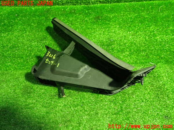 1UPJ-32166381]BMW 320d ツーリング F31(3D20)センサー1 (アクセルペダル) 中古_m0004.jpg