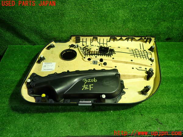 1UPJ-32161264]BMW 320d ツーリング F31(3D20)左前ドア内張り 中古_m0003.jpg