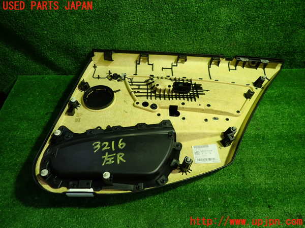 1UPJ-32161324]BMW 320d ツーリング F31(3D20)左後ドア内張り 中古_m0003.jpg