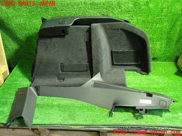 1UPJ-32167675]BMW 320d ツーリング F31(3D20)右リアピラートリム 中古_m0001.jpg