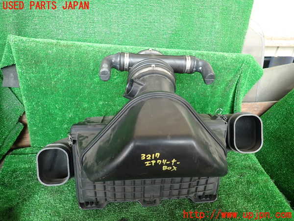 1UPJ-32172560]マセラティ・グラントゥーリズモ(MGT)エアクリーナーボックス 中古_m0001.jpg