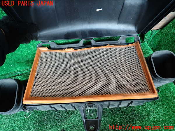 1UPJ-32172560]マセラティ・グラントゥーリズモ(MGT)エアクリーナーボックス 中古_m0004.jpg