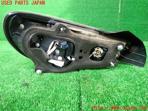 1UPJ-32191530]８６(BRZ)(ZN6)右テールランプ 中古_m0002.jpg