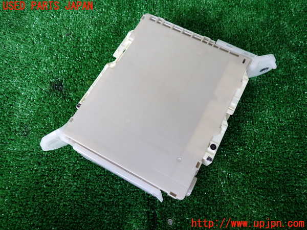 1UPJ-32196742]８６(BRZ)(ZN6)ヒューズボックス2 中古_m0002.jpg