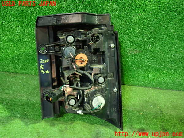 1UPJ-32201536]デリカD：5(CV1W)左テールランプ 中古_m0002.jpg