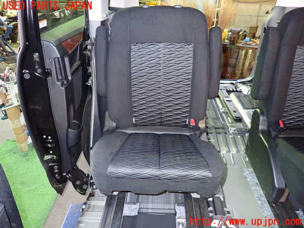 1UPJ-32207145]デリカD：5(CV1W)右2列目シート 中古_m0001.jpg