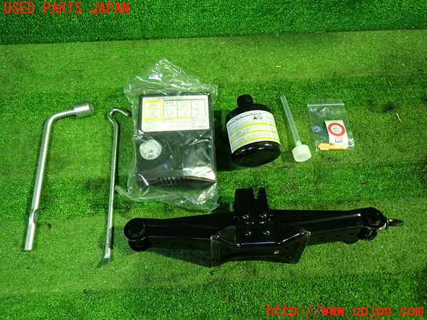 1UPJ-32207805]デリカD：5(CV1W)車載工具 中古_m0001.jpg