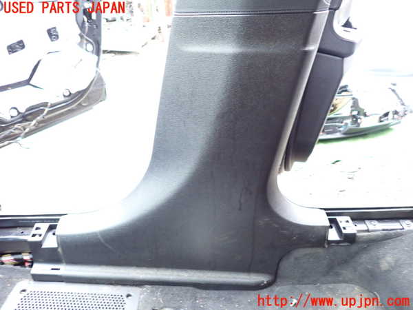 1UPJ-32227665]BMW アクティブハイブリッド7(AH7)(YA30) F04右センターピラートリム 中古_m0003.jpg