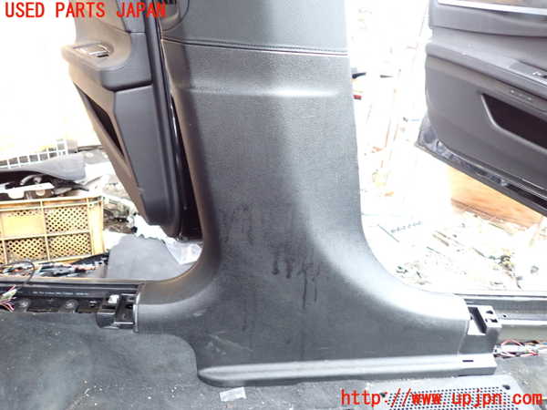 1UPJ-32227670]BMW アクティブハイブリッド7(AH7)(YA30) F04左センターピラートリム 中古_m0003.jpg