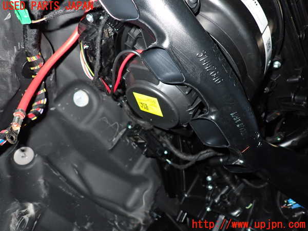 2UPJ-32256081]ボルボ・EC40(C40 リチャージ)(XE400RXCE)エバポレーター1 中古_m0003.jpg