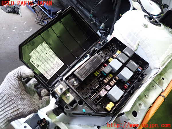 2UPJ-32256742]ボルボ・EC40(C40 リチャージ)(XE400RXCE)ヒューズボックス2 中古_m0002.jpg