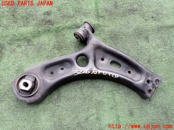 2UPJ-32265176]ジープ・レネゲード(BV13PM)右フロントロアアーム1 中古_m0001.jpg