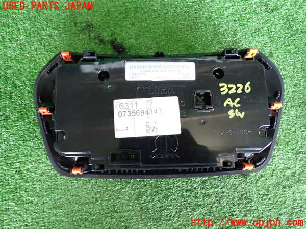 2UPJ-32266066]ジープ・レネゲード(BV13PM)エアコンスイッチ1 中古_m0002.jpg