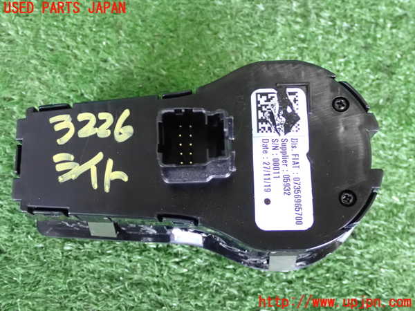 2UPJ-32266285]ジープ・レネゲード(BV13PM)ライトスイッチ 中古_m0002.jpg