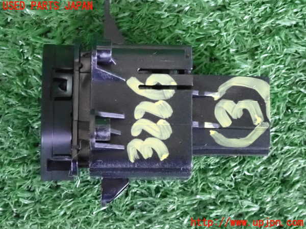 2UPJ-32266308]ジープ・レネゲード(BV13PM)スイッチ3 (ESC OFF) 中古_m0002.jpg