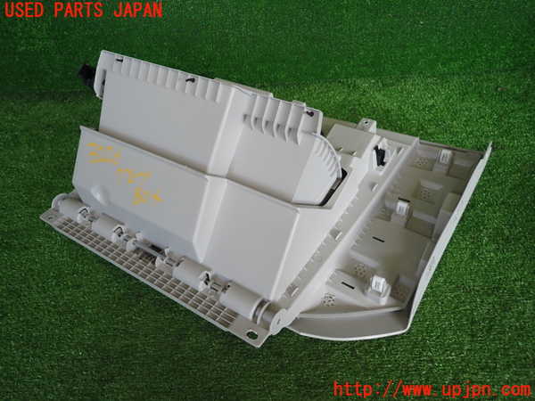 2UPJ-32267516]ジープ・レネゲード(BV13PM)グローブボックス1 中古_m0003.jpg