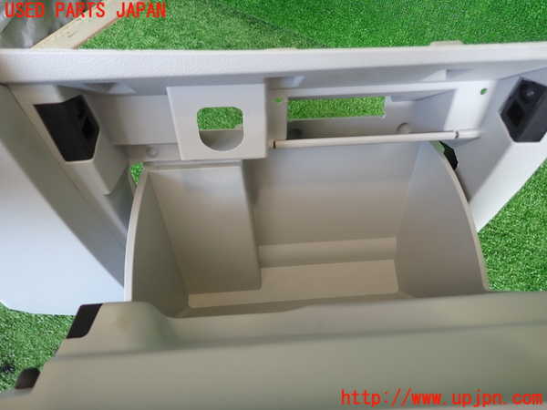 2UPJ-32267516]ジープ・レネゲード(BV13PM)グローブボックス1 中古_m0004.jpg