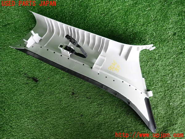 2UPJ-32267660]ジープ・レネゲード(BV13PM)左フロントピラートリム 中古_m0002.jpg