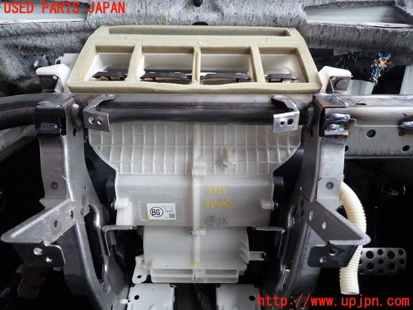 2UPJ-32276081]レガシィ ワゴン(BRM)エバポレーター1 中古_m0001.jpg