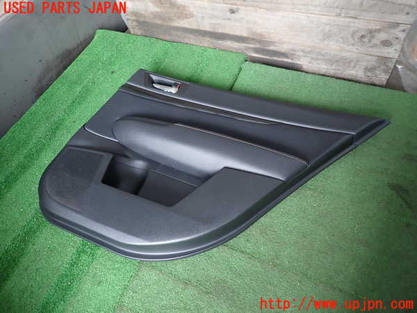 2UPJ-32271294]レガシィ ワゴン(BRM)右後ドア内張り 中古_m0002.jpg