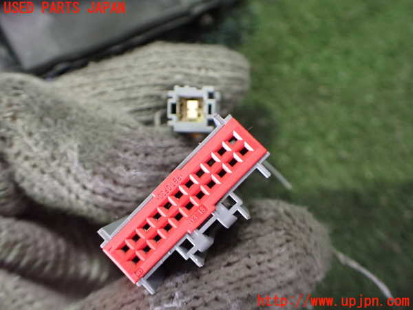 2UPJ-32291212]ジャガー・XE(JA2NA)左ドアミラー 中古_m0004.jpg