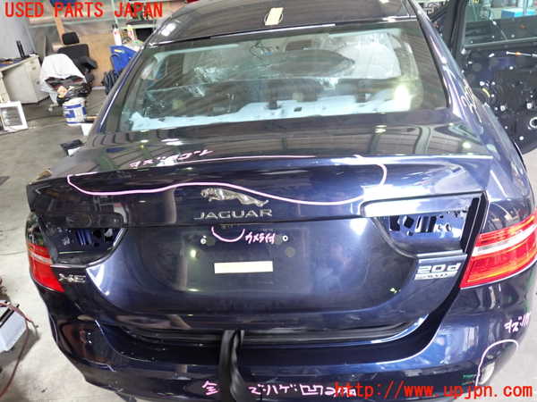 2UPJ-32291500]ジャガー・XE(JA2NA)トランク 中古_m0001.jpg
