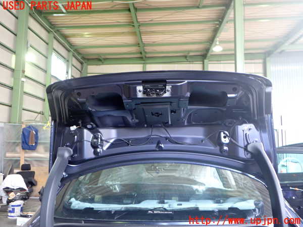 2UPJ-32291500]ジャガー・XE(JA2NA)トランク 中古_m0003.jpg